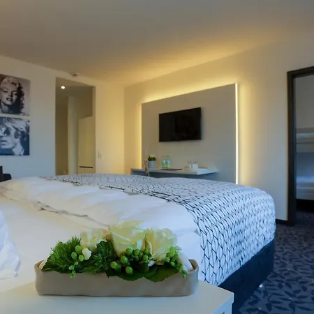 Fourside Plaza Trier, Trademark Collection By Wyndham Hotel