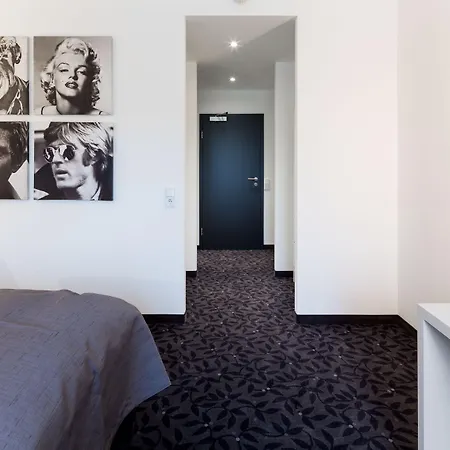 Mice Collection Business- Und Stadthotel An Der Mosel Nahe Swt Arena Und Viking Anleger Hotel
