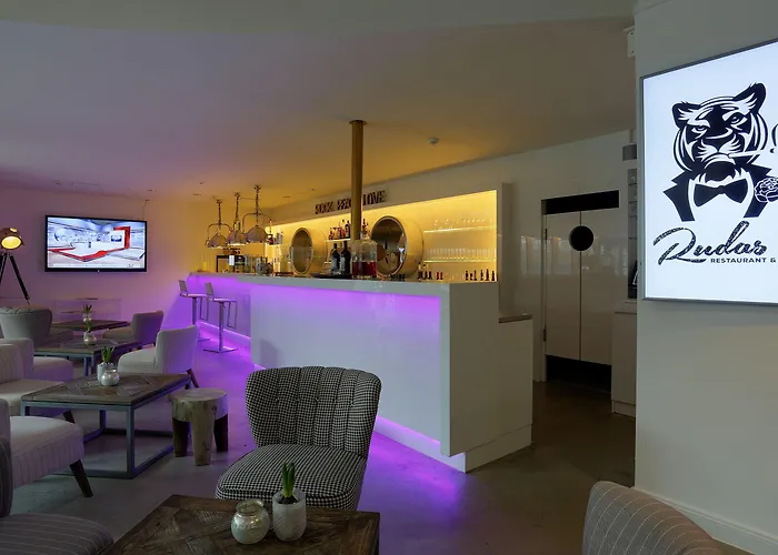 Fourside Plaza Trier, Trademark Collection By Wyndham Trier